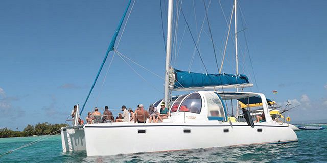 Catamaran cruise gabriel island lunch drinks promotion (1)